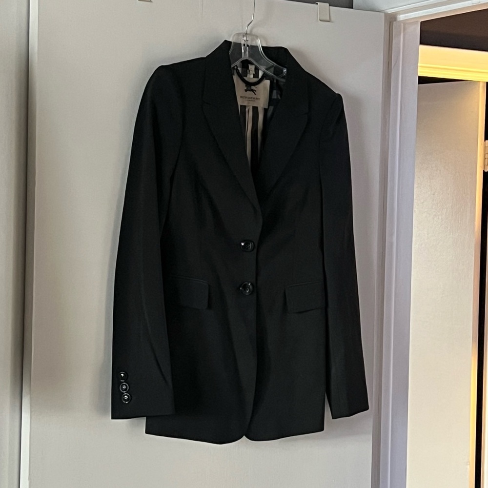 BURBERRY Wool Black Women's Blazer. NWOT. Women’s size US 6.